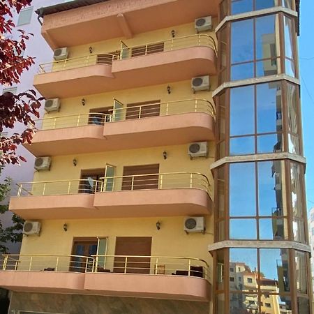 Hotel Edland Vlorë エクステリア 写真