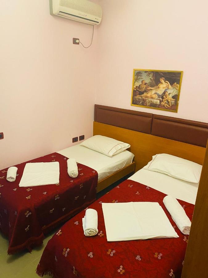 Hotel Edland Vlorë エクステリア 写真