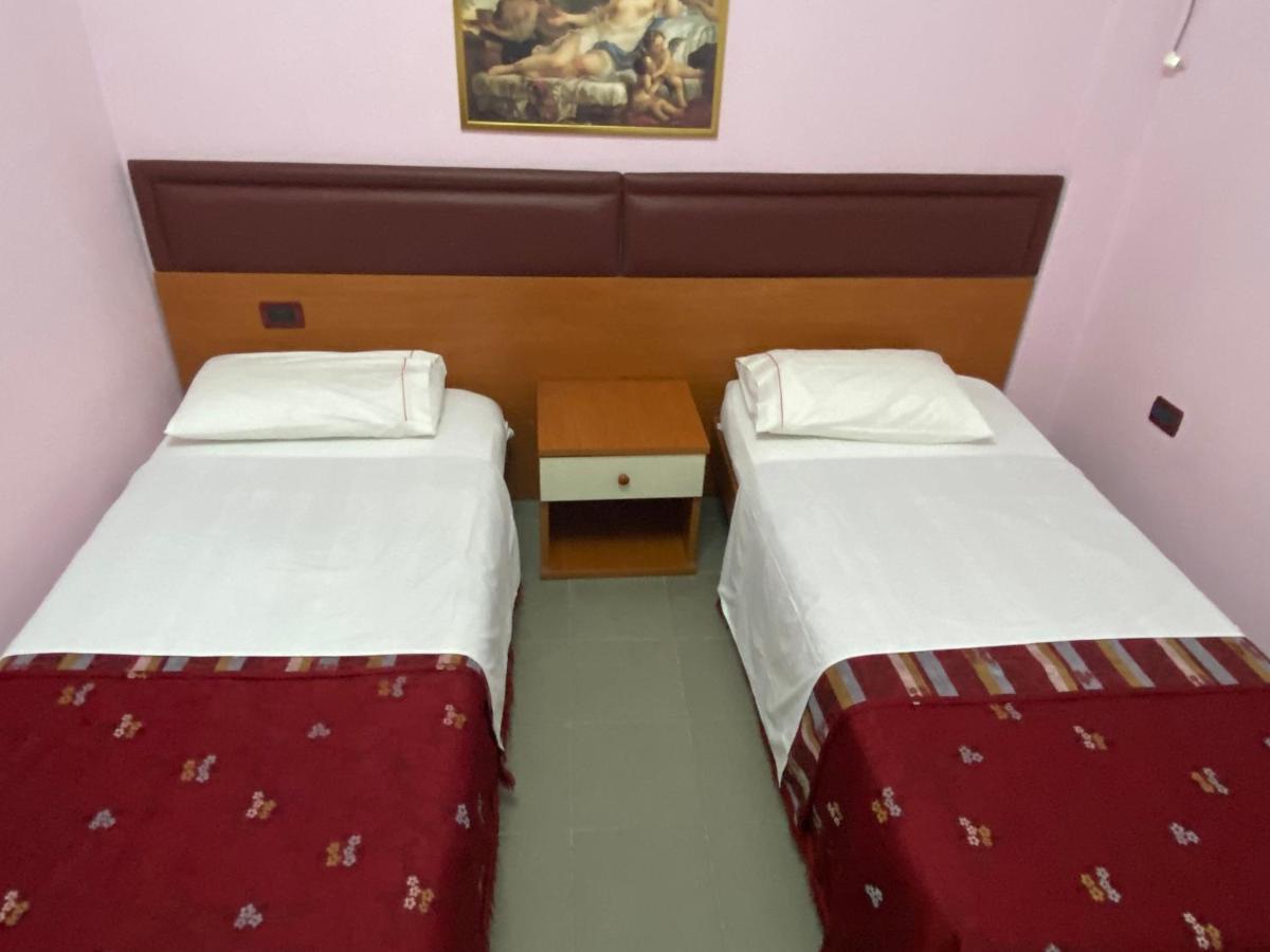 Hotel Edland Vlorë エクステリア 写真