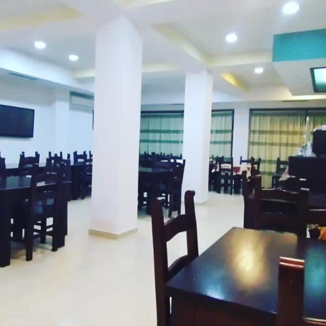 Hotel Edland Vlorë エクステリア 写真