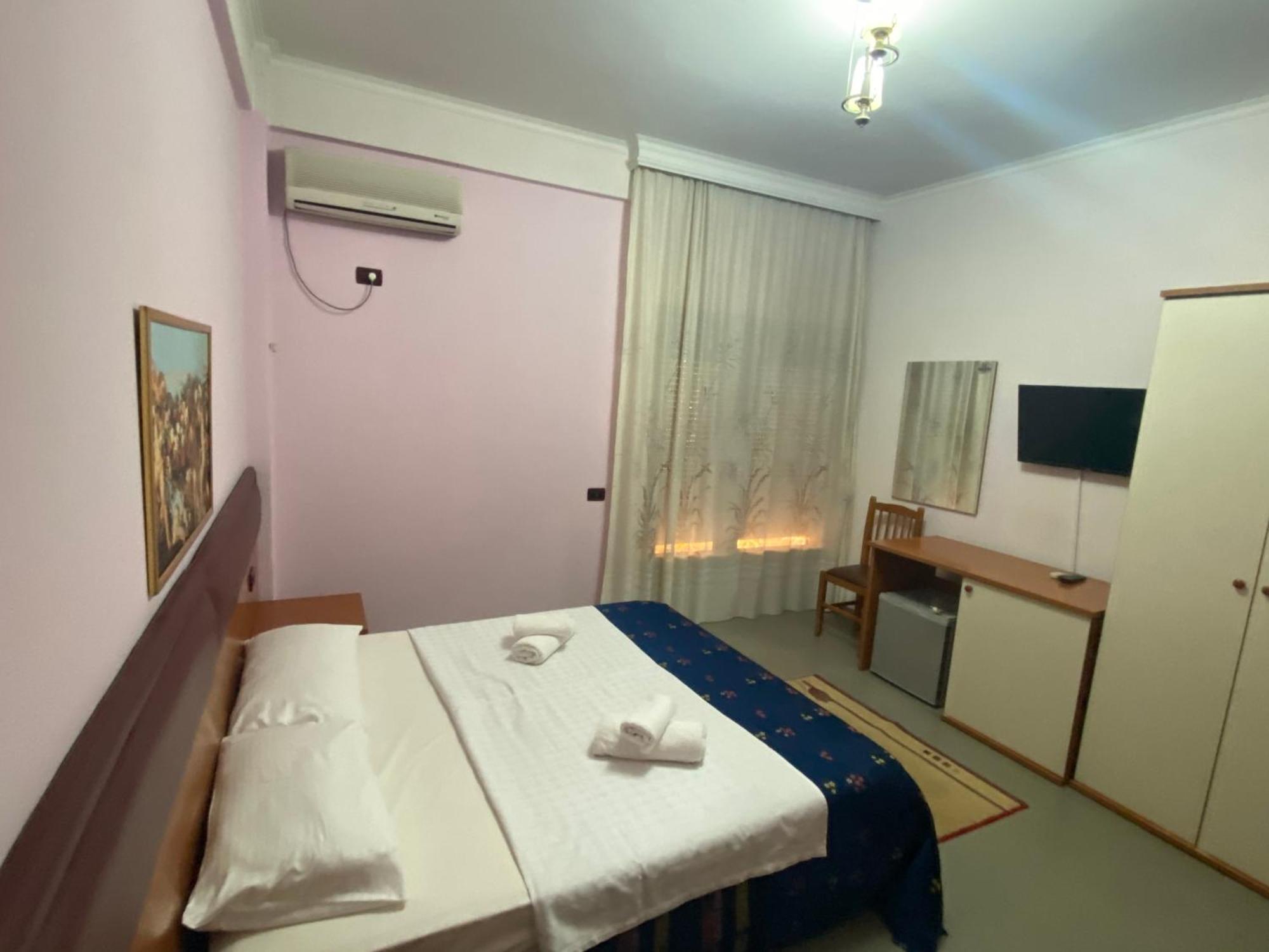Hotel Edland Vlorë エクステリア 写真