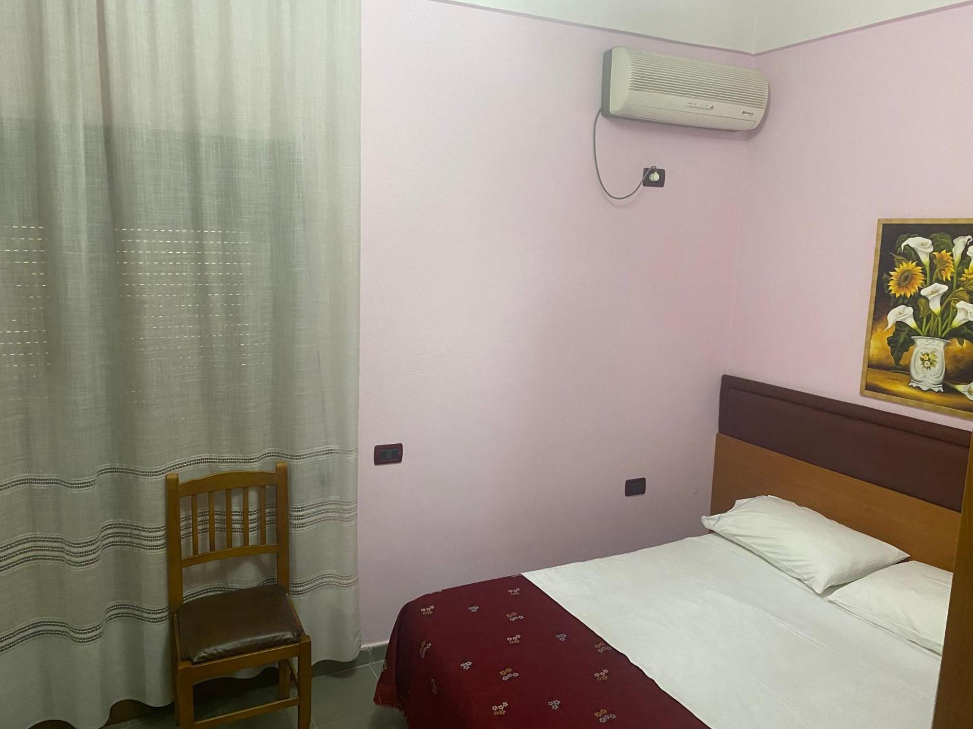 Hotel Edland Vlorë エクステリア 写真