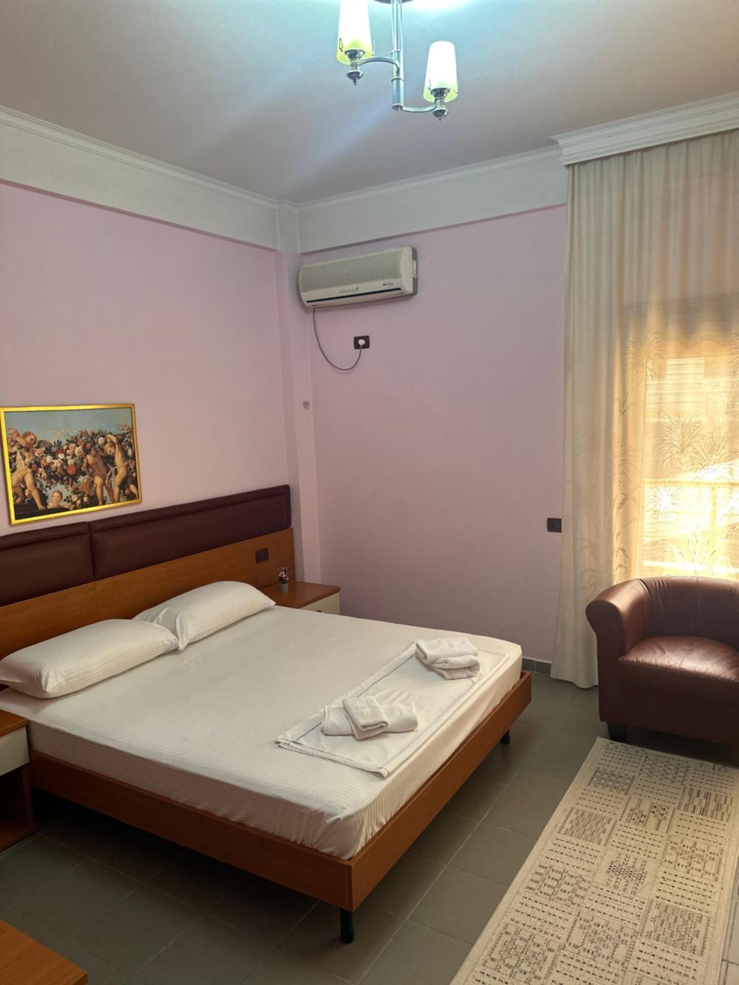 Hotel Edland Vlorë エクステリア 写真
