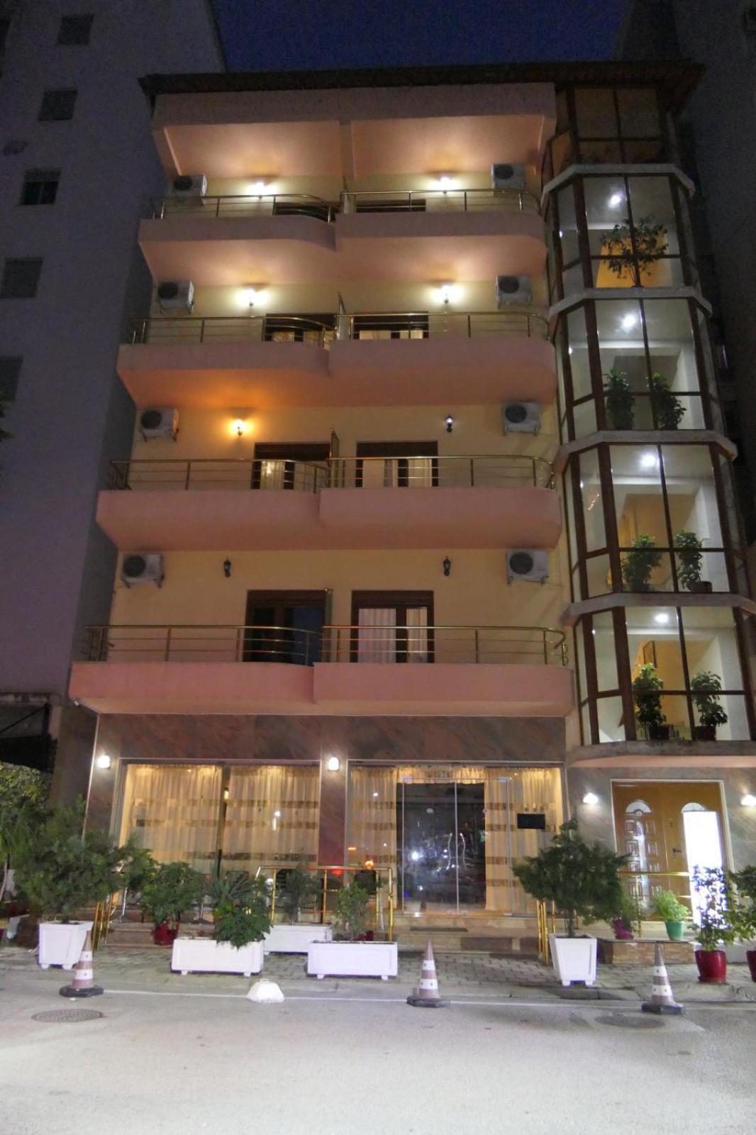 Hotel Edland Vlorë エクステリア 写真
