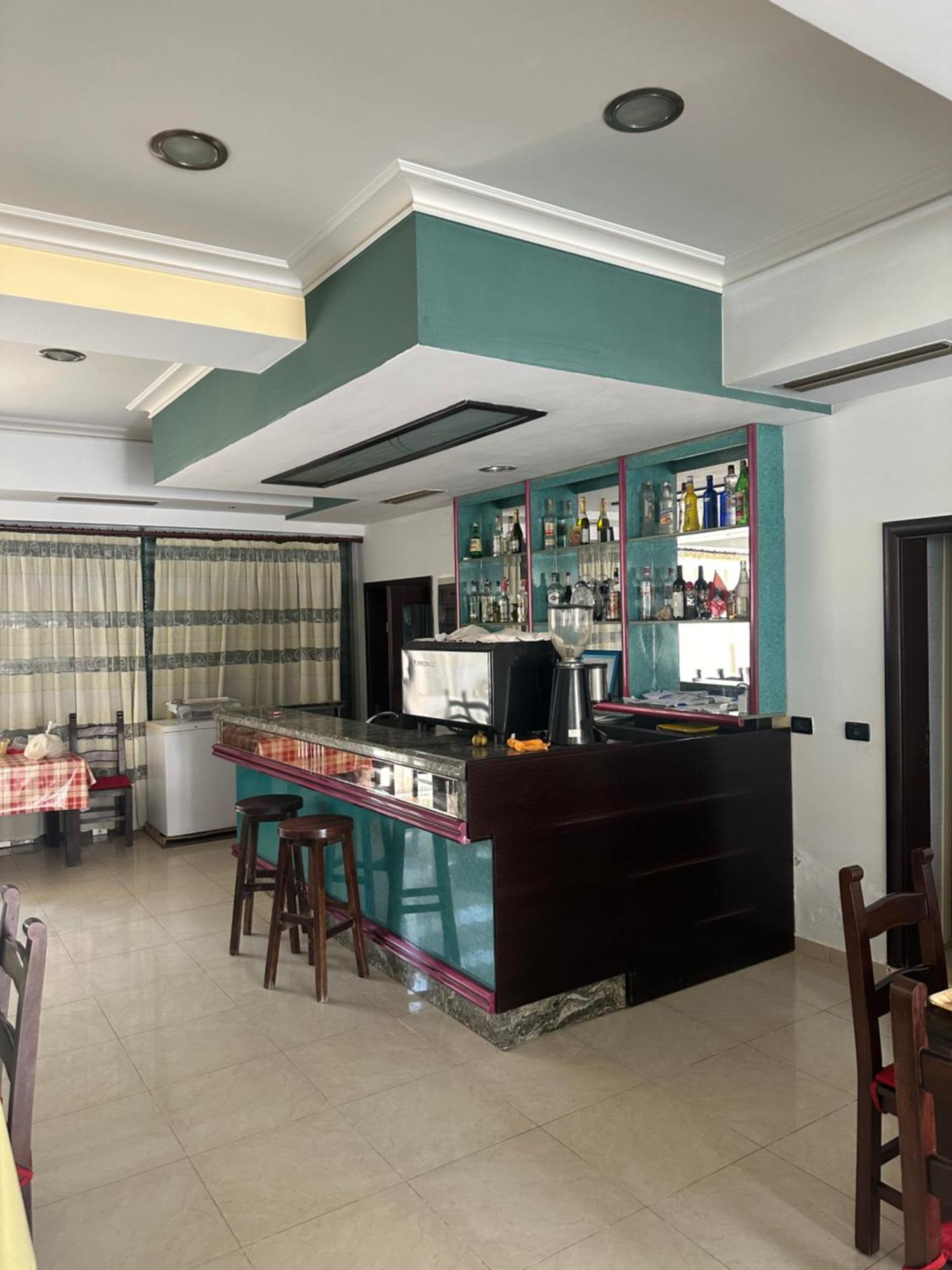 Hotel Edland Vlorë エクステリア 写真